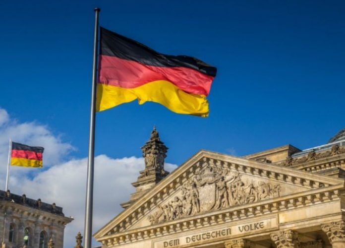 Το Βερολίνο έτοιμο να αποκτήσει ποσοστά σε εταιρίες για να τις προστατεύσει από ξένες εξαγορές