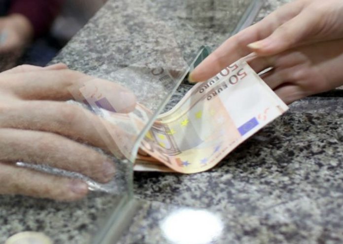 Σήμερα το επίδομα ενοικίου, το κοινωνικό εισόδημα αλληλεγγύης και άλλες παροχές