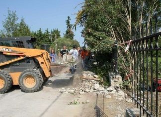 Άρχισαν οι κατεδαφίσεις αυθαιρέτων στην Αττική