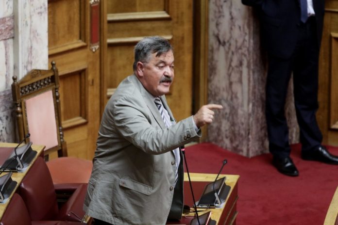 Χαμός στη Βουλή με βουλευτή της Χρυσής Αυγής: 