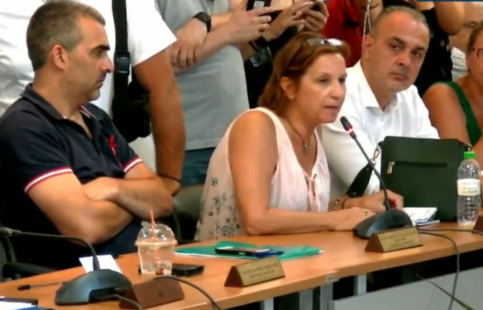 Δείτε Live: To δημοτικό συμβούλιο κρίνει τη τύχη του Ψινάκη Δείτε Live: To δημοτικό συμβούλιο κρίνει τη τύχη του Ψινάκη