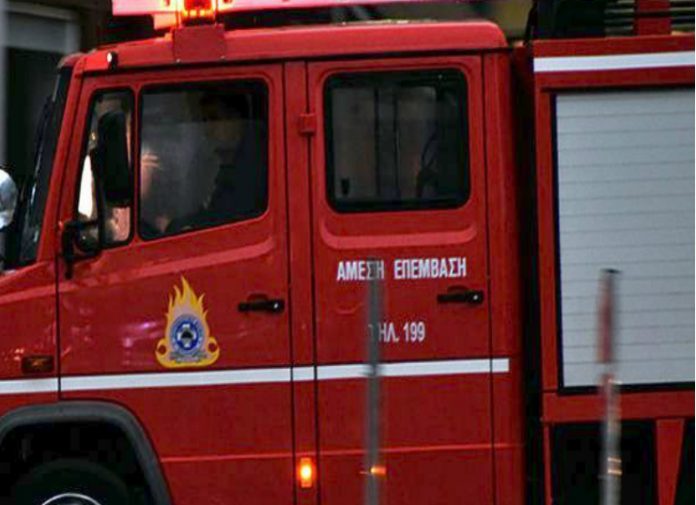 Φωτιά ξέσπασε σε υπόγειο στο κέντρο της Αθήνας
