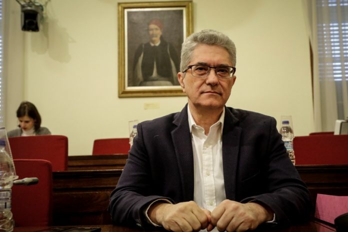 Παραιτήθηκε ο πρόεδρος του ΕΚΑΒ
