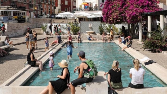 Ψήνεται η Ευρώπη: Θερμοκρασίες ρεκόρ μέχρι 50 βαθμούς Ψήνεται η Ευρώπη: Θερμοκρασίες ρεκόρ μέχρι 50 βαθμούς