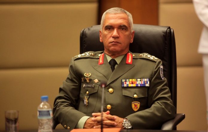 Ο στρατηγός Κωσταράκος διορθώνει Καμμένο: 