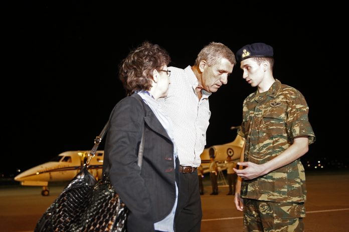 Στρατιωτική εντιμότητα: Τι ζήτησε από την μητέρα του ο ΑγγελοςΣτρατιωτική εντιμότητα: Τι ζήτησε από την μητέρα του ο Αγγελος