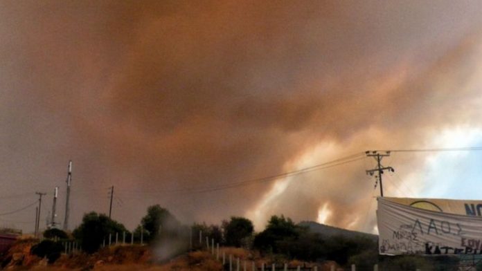 Συμβαίνει τώρα: Πυρκαγιά στη Βραυρώνα