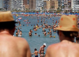 Τι συμβαίνει; Ρεκόρ υψηλής θερμοκρασίας, θερμοπληξίες και παγετώνες που λιώνουν
