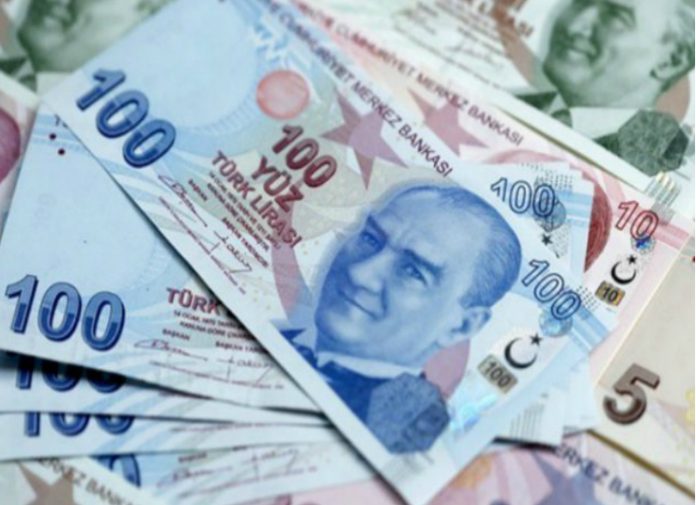 Νέα ισχυρή υποχώρηση για τη λίρα