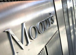 Moody's: Τα «κόκκινα» δάνεια των ελληνικών τραπεζών θα μειωθούν τους επόμενους 18 μήνες