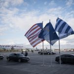 Με δασμούς «χτυπά» ο Τραμπ και την Ελλάδα Με δασμούς "χτυπά" ο Τραμπ και την Ελλάδα