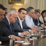 Ωρα ανασχηματισμού: Σε ποιους τηλεφωνεί ο Τσίπρας