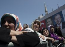 Σε "σπιράλ θανάτου" η Τουρκία: Εκρηξη τιμών - Απόγνωση στα "παζάρια"