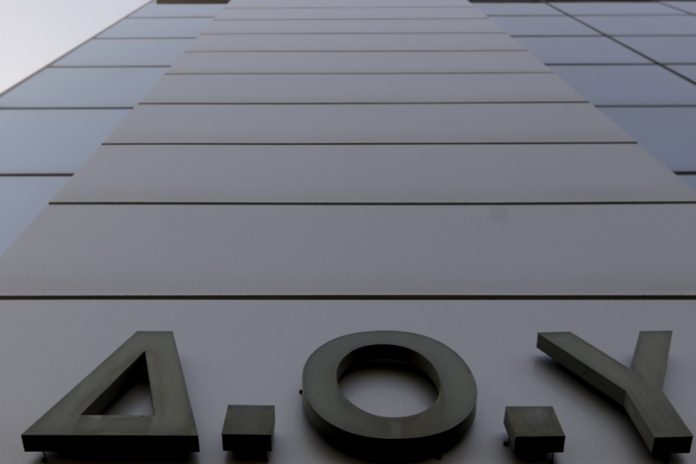 Τέσσερα λουκέτα σε εφόριες της Αττικής: Ποιες κατεβάζουν ρολά