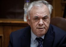 Βεβαιότητα Δραγασάκη: Χωρίς περικοπές στις συντάξεις ο προϋπολογισμός