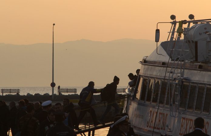 Νεκροί 9 μετανάστες μετά από ναυάγιο στην Τουρκία Νεκροί 9 μετανάστες μετά από ναυάγιο στην Τουρκία