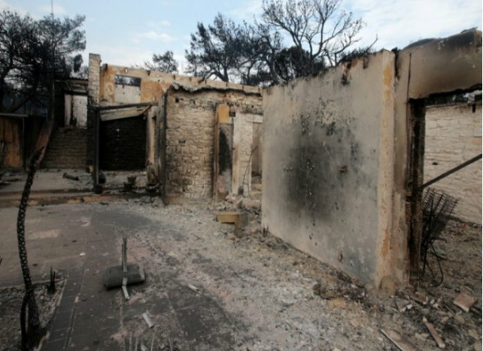 Στις ΜΕΘ παραμένουν 10 εγκαυματίες από τις πυρκαγιές