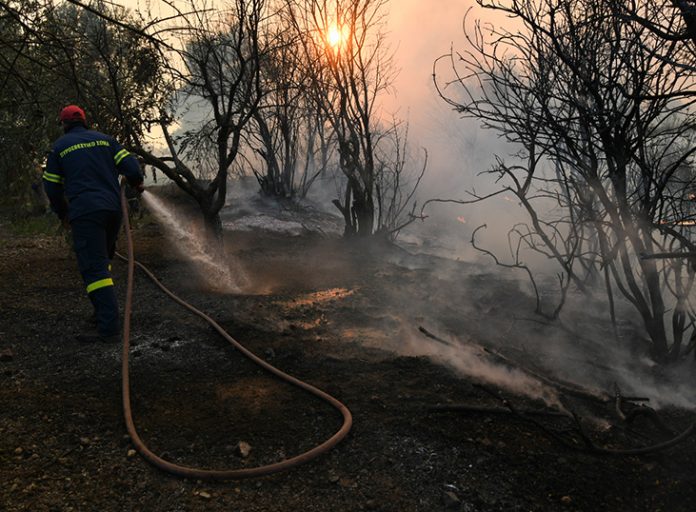 Μετρούν τις πληγές στην Εύβοια