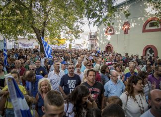 Αγανακτισμένοι οι κάτοικοι της Σάμου: Μαζεύουν υπογραφές για το κλείσιμο του hot spot
