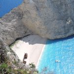 Αναταραχή στη Ζάκυνθο: Τρεις τραυματίες από πτώση βράχου στο Ναυάγιο