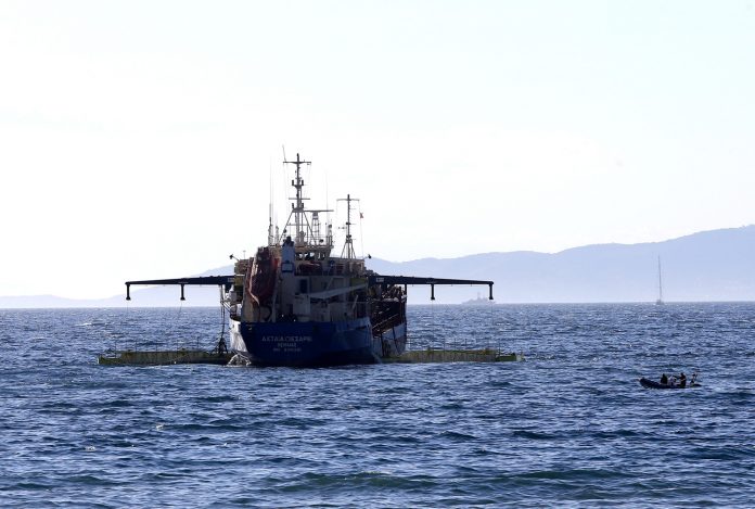 Δεξαμενόπλοιο με τόνους καυσίμων προσάραξε στην Μήλο