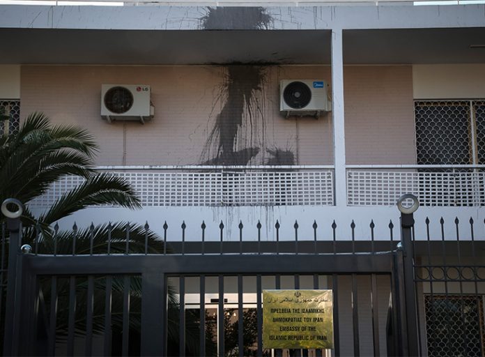 Επίθεση του «Ρουβίκωνα» στην πρεσβεία του Ιράν