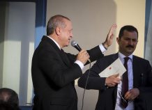 Ερντογάν: «Είναι θέμα λεπτών να φτάσει ο στρατός μας στην Κύπρο» Ερντογάν: "Είναι θέμα λεπτών να φτάσει ο στρατός μας στην Κύπρο"