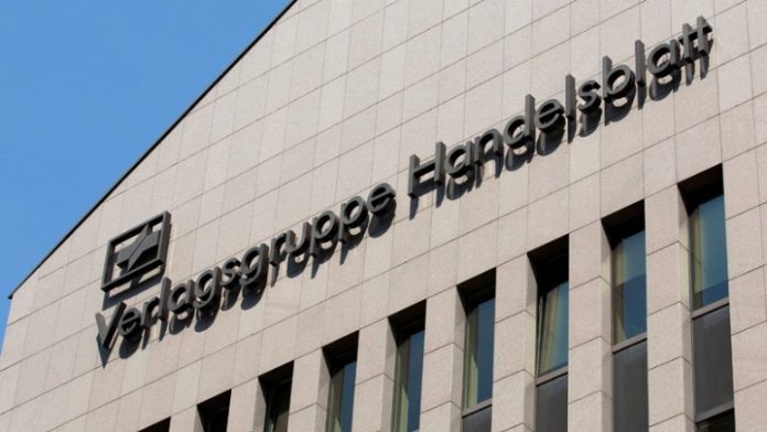 Handelsblatt: «Ο ΥΠΟΙΚ της Ελλάδας χαλαρώνει τους κεφαλαιακούς ελέγχους»