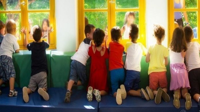 Οδηγίες από την ΕΚΠΟΙΖΩ στους γονείς