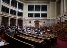 Έντονοι λεκτικοί διαξιφισμοί μεταξύ ΣΥΡΙΖΑ - ΝΔ στη Επιτροπή Αναθεώρησης