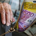 Σήμερα η πρώτη φάση καταβολής της αποζημίωσης ειδικού σκοπού των 800 ευρώ