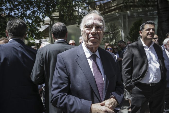 Με ποιον θα συνεργαστεί ο Β. Λεβέντης