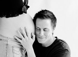 Οι ερευνητές συμβούλευσαν τις γυναίκες που γεννάνε φθινόπωρο ή χειμώνα, να αυξήσουν την έκθεσή τους στο φυσικό φως της μέρας