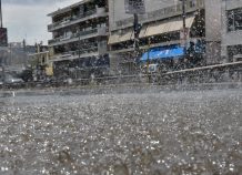 Ο «Ξενοφών» αγριεύει: Διακοπές ρεύματος, κλειστά σχολεία και πεσμένα δέντρα