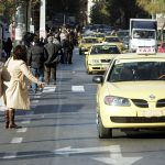 Σε πανελλαδική στάση εργασίας αύριο τα ταξί και συγκέντρωση στην Ευελπίδων