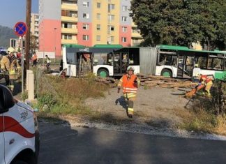 Σφοδρή σύγκρουση τρένου στην Αυστρία: Ένας νεκρός και 11 τραυματίες