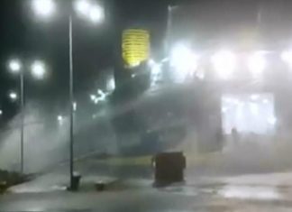 Βίντεο ντοκουμέντο: Πλοίο... αγωνίζεται να παραμείνει δεμένο στο λιμάνι της Ραφήνας