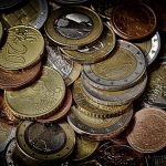 Χρέη στην εφορία: Ξεκινά από αύριο η πάγια ρύθμιση οφειλών σε 24-48 δόσεις