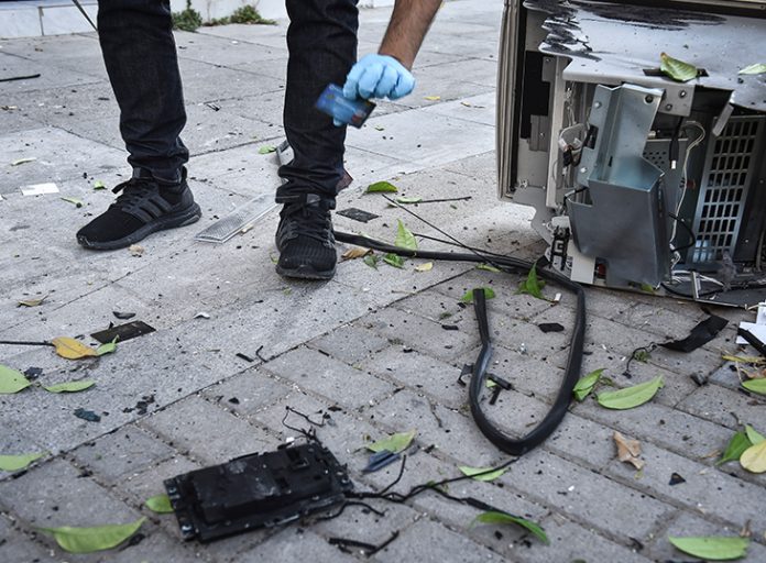 Ανατίναξαν ΑΤΜ στον Βύρωνα