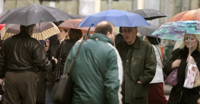 Πρόγνωση καιρού: Βροχές με μικρή άνοδο θερμοκρασίας