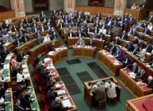 Θρίλερ στα Σκόπια: Αναβλήθηκε εκ νέου η συζήτηση στη Βουλή