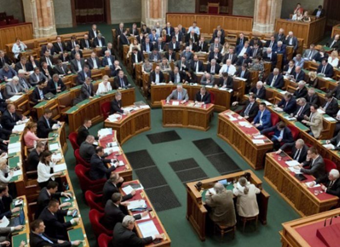 Θρίλερ στα Σκόπια: Αναβλήθηκε εκ νέου η συζήτηση στη Βουλή