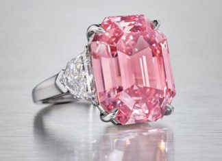 Βγαίνει σε δημοπρασία το ροζ διαμάντι που αναμένεται να σπάσει κάθε ρεκόρ