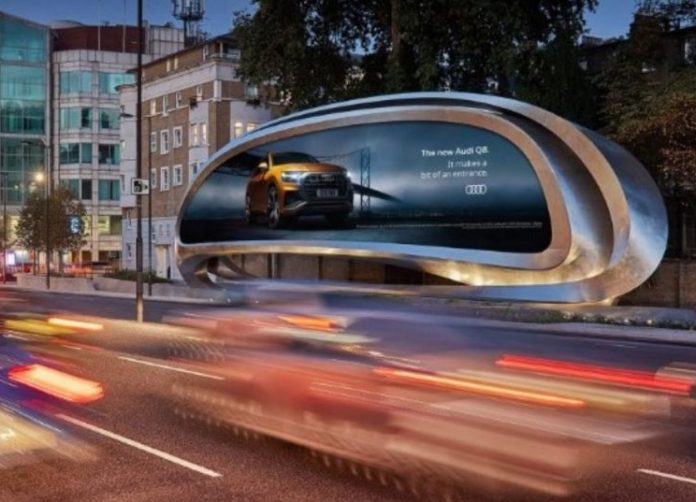 Μια διαφημιστική πινακίδα αντάξια του δυναμισμού της κίνησης