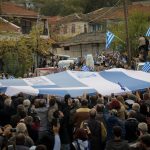 Θρήνος στον αποχαιρετισμό του Κωνσταντίνου Κατσίφα – Φώναζαν «αθάνατος» Θρήνος στον αποχαιρετισμό του Κωνσταντίνου Κατσίφα – Φώναζαν «αθάνατος»