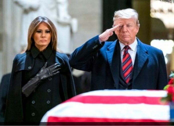 Φόρο τιμής απέτισε ο Πρόεδρος Τραμπ στον Τζορτζ Χέρμπερτ Ουόκερ Μπους