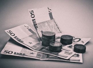 Δεν γλίτωσαν το "ψαλίδι" τα ειδικά μισθολόγια: Χαράτσι έως 10% στα αναδρομικά
