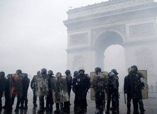 Με χαρακωμένη όψη ξύπνησε το Παρίσι