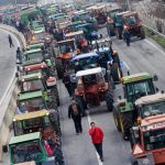 Κλιμακώνουν τις κινητοποιήσεις οι αγρότες