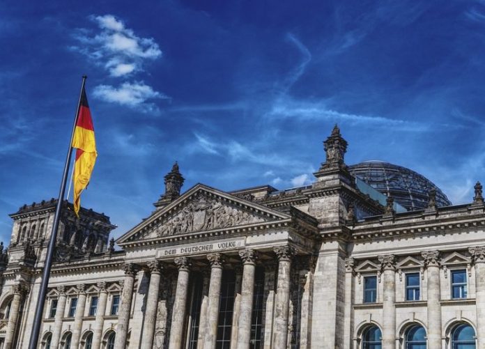 «Το Brexit και οι εμπορικές διαμάχες θέτουν σε πορεία επιβράδυνσης τη γερμανική οικονομία»